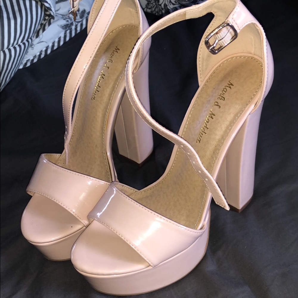 Nude pinkish platform heels
